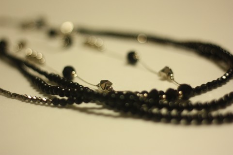 血行を良くするネックレスは短期的に首・肩こりを改善する磁気製のネックレス